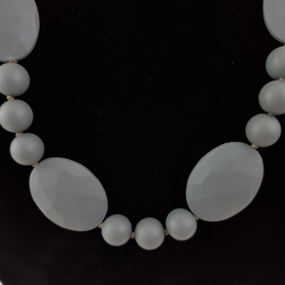 Chewbeads Perry Teething Necklace - Picture 3 of 6